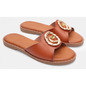 flat σανδάλια με διακοσμητική αγκράφα  σε προσφορά