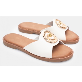 flat σανδάλια με διακοσμητική αγκράφα  σε προσφορά