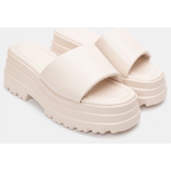 πλατφόρμες με φαρδιά φάσα - μπεζ σε προσφορά