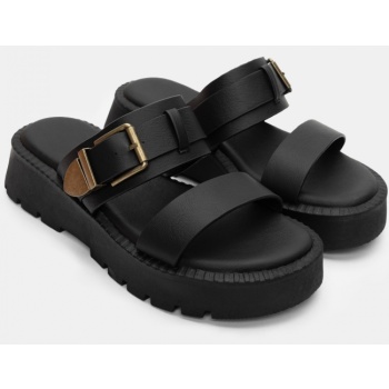 σανδάλια flatform με διακοσμητικό σε προσφορά