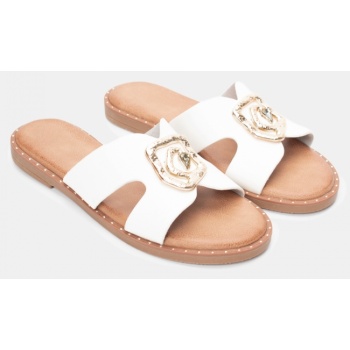 flat σανδάλια με διακοσμητική τόκα  σε προσφορά