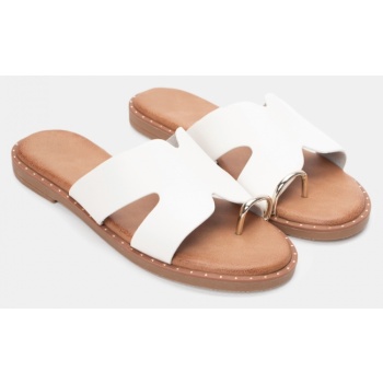 flat σανδάλια με μερταλλική λεπτομέρεια σε προσφορά