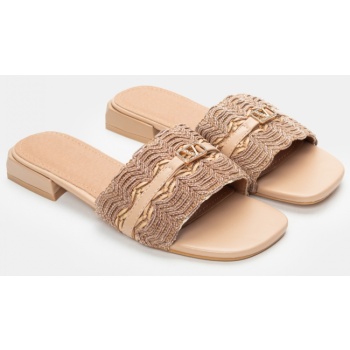 flat σανδάλια με διακοσμητικό λουράκι σε προσφορά