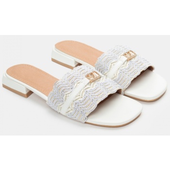 flat σανδάλια με διακοσμητικό λουράκι σε προσφορά