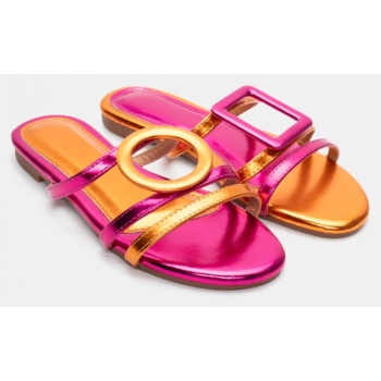 flat σανδάλια με διακοσμητική τόκα  σε προσφορά