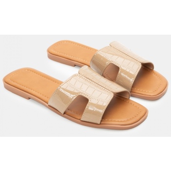 σανδάλια flat με λεπτομέρεια croco  σε προσφορά
