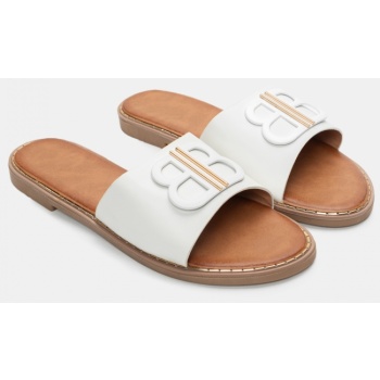 flat σανδάλια με διακοσμητική αγκράφα  σε προσφορά