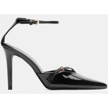 γόβες μυτερές με λοξό λουράκι & μπαρέτα σε προσφορά