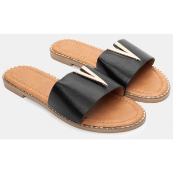 flat σανδάλια με μεταλλική λεπτομέρεια σε προσφορά