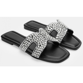 flat σανδάλια με διακοσμητικές πέτρες  σε προσφορά