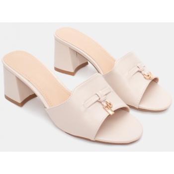 mules με διακοσμητικό - μπεζ