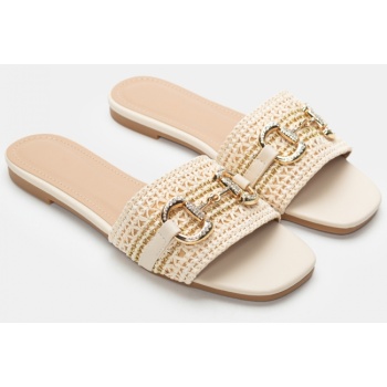 σανδάλια flat με διακοσμητική αγκράφα  σε προσφορά