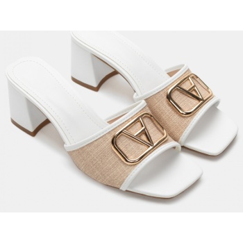 mules με διακοσμητική αγκράφα - λευκό σε προσφορά