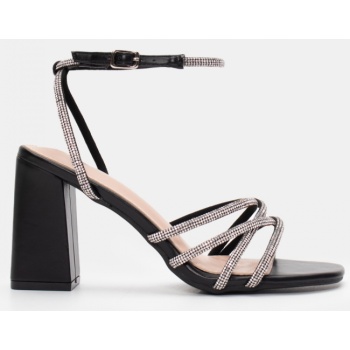 πέδιλα με πολλαπλά λουράκια από strass σε προσφορά