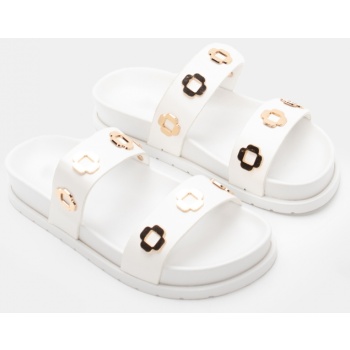 σανδάλια flatform με διακοσμητικά  σε προσφορά