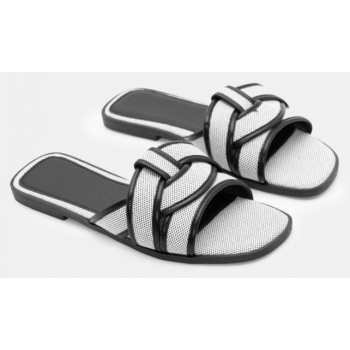 flat σανδάλια σε συνδυασμό χρωμάτων  σε προσφορά