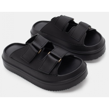 σανδάλια flatform με διπλά λουράκια σε προσφορά