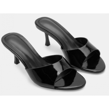 mules μονόχρωμα - μαύρο-λουστρίνι σε προσφορά