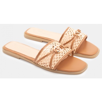 flat σανδάλια με διακοσμητική τόκα  σε προσφορά