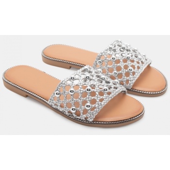 flat σανδάλια με ψάθινη πλέκτη φάσα  σε προσφορά