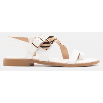 flat σανδάλια με λουράκια & τόκες  σε προσφορά