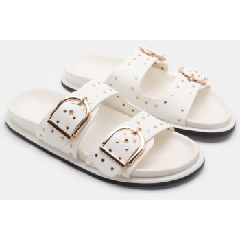 σανδάλια flatform με διακοσμητικά σε προσφορά