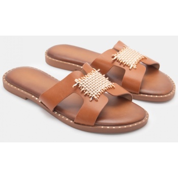 flat σανδάλια με διακοσμητική τόκα  σε προσφορά