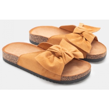 σανδάλια flatform με διακοσμητικό σε προσφορά