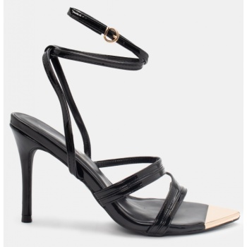 πέδιλα μυτερά με μεταλλική λεπτομέρεια σε προσφορά