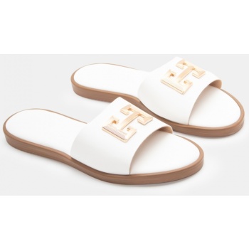 flat σανδάλια με διακοσμητική τόκα  σε προσφορά