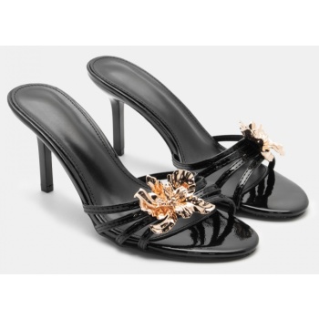 mules με μεταλλικό διακοσμητικό  σε προσφορά