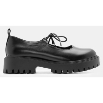 μοκασίνια με τρακτερωτή σόλα & κορδόνια σε προσφορά