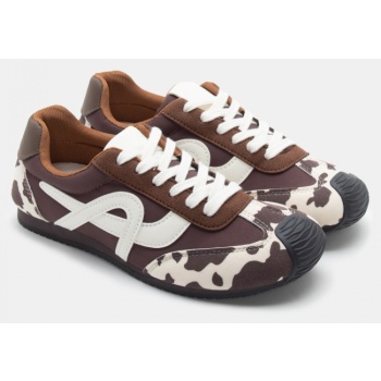 sneakers σε συνδυασμό χρωμάτων - καφέ σε προσφορά