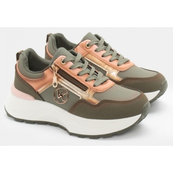 sneakers σε συνδυασμό χρωμάτων  σε προσφορά