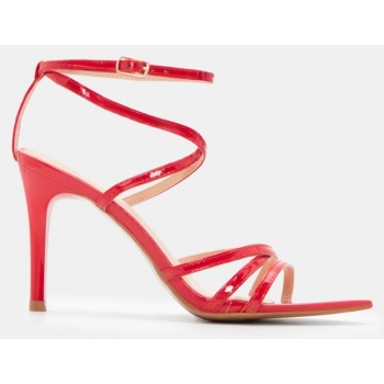 πέδιλα μυτερά με χιαστί λουράκια  σε προσφορά