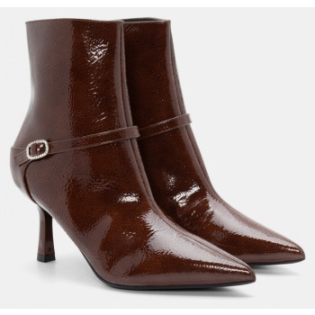 μποτάκια μυτερά με διακοσμητικό λουράκι