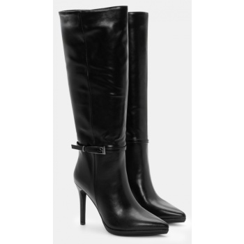 μπότες μυτερές με διακοσμητικό λουράκι σε προσφορά