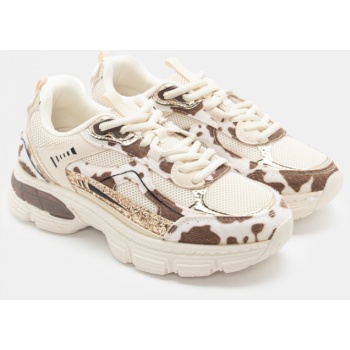 sneakers σε συνδυασμό χρωμάτων & υλικών σε προσφορά