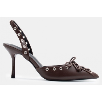 γόβες μυτερές με τρούκς & διακοσμητικό σε προσφορά