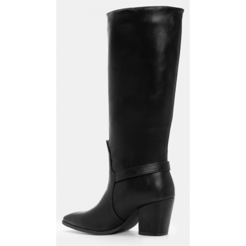 μπότες μυτερές με διακοσμητικό λουράκι σε προσφορά