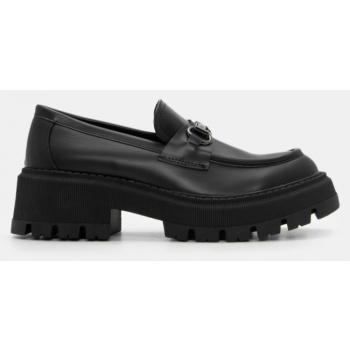 μοκασίνια με διακοσμητική αγκράφα 