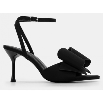 πέδιλα με μπαρέτα & διακοσμητικό φιόγκο σε προσφορά