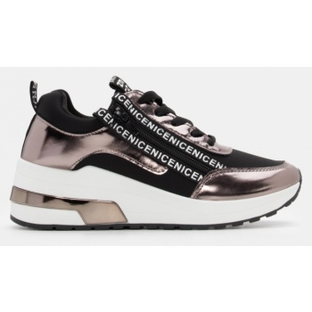 sneakers σε συνδυασμό χρωμάτων & υλικών