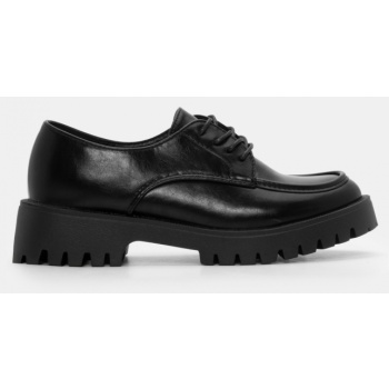 δετά παπούτσια με τρακτερωτή σόλα  σε προσφορά