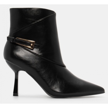 μποτάκια μυτερά με διακοσμητικό λουράκι σε προσφορά