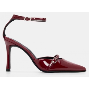 γόβες με μπαρέτα & διακοσμητικό λουράκι σε προσφορά