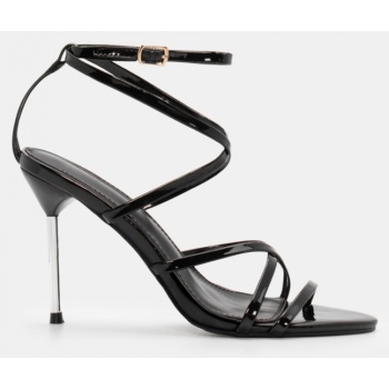 πέδιλα με πολλαπλά λουράκια & μπαρέτα  σε προσφορά