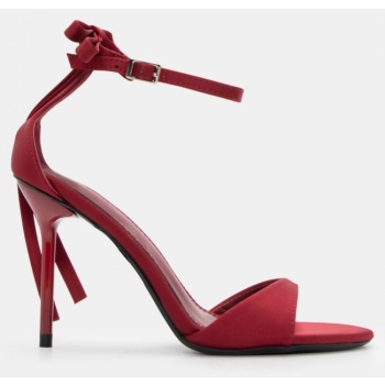 πέδιλα με μπαρέτα & διακοσμητικό φιόγκο σε προσφορά