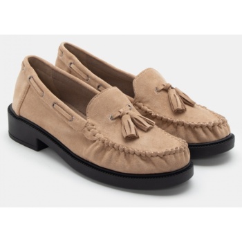 μοκασίνια με διακοσμητικά φουντάκια  σε προσφορά