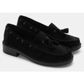 μοκασίνια με διακοσμητικά φουντάκια  σε προσφορά